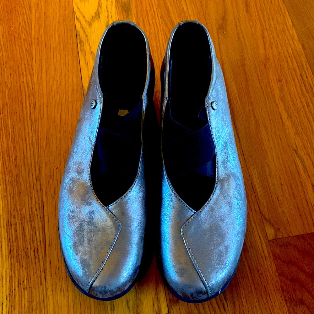 Wolky Cursa grey metallic size 41/9.5-10 us slip on with elastic